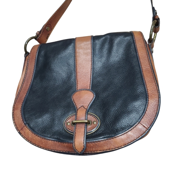 VINTAGE FOSSIL CROSSBODY PURSE TWO TONE COW HIDE LEATHER ADJUSTABLE MAGNETIC - Picture 3 of 17